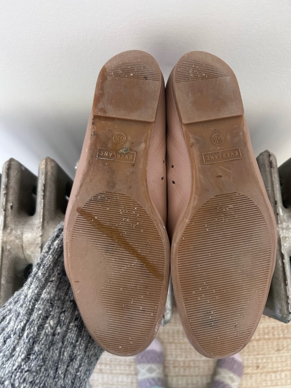 Everlane Day Glove Shoes in Tan size 6.5 - Picture 4 of 5